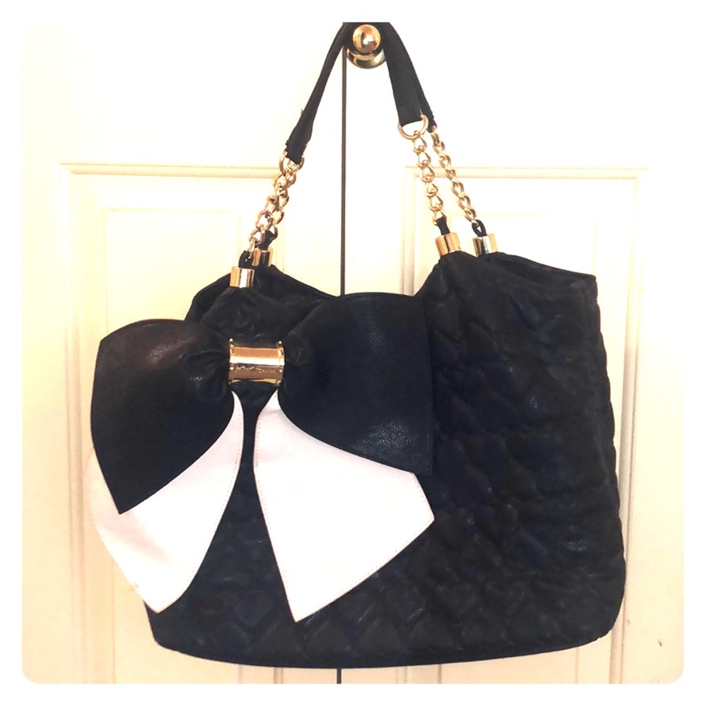 BEAUTIFUL 🎀 BETSEY JOHNSON BAG!